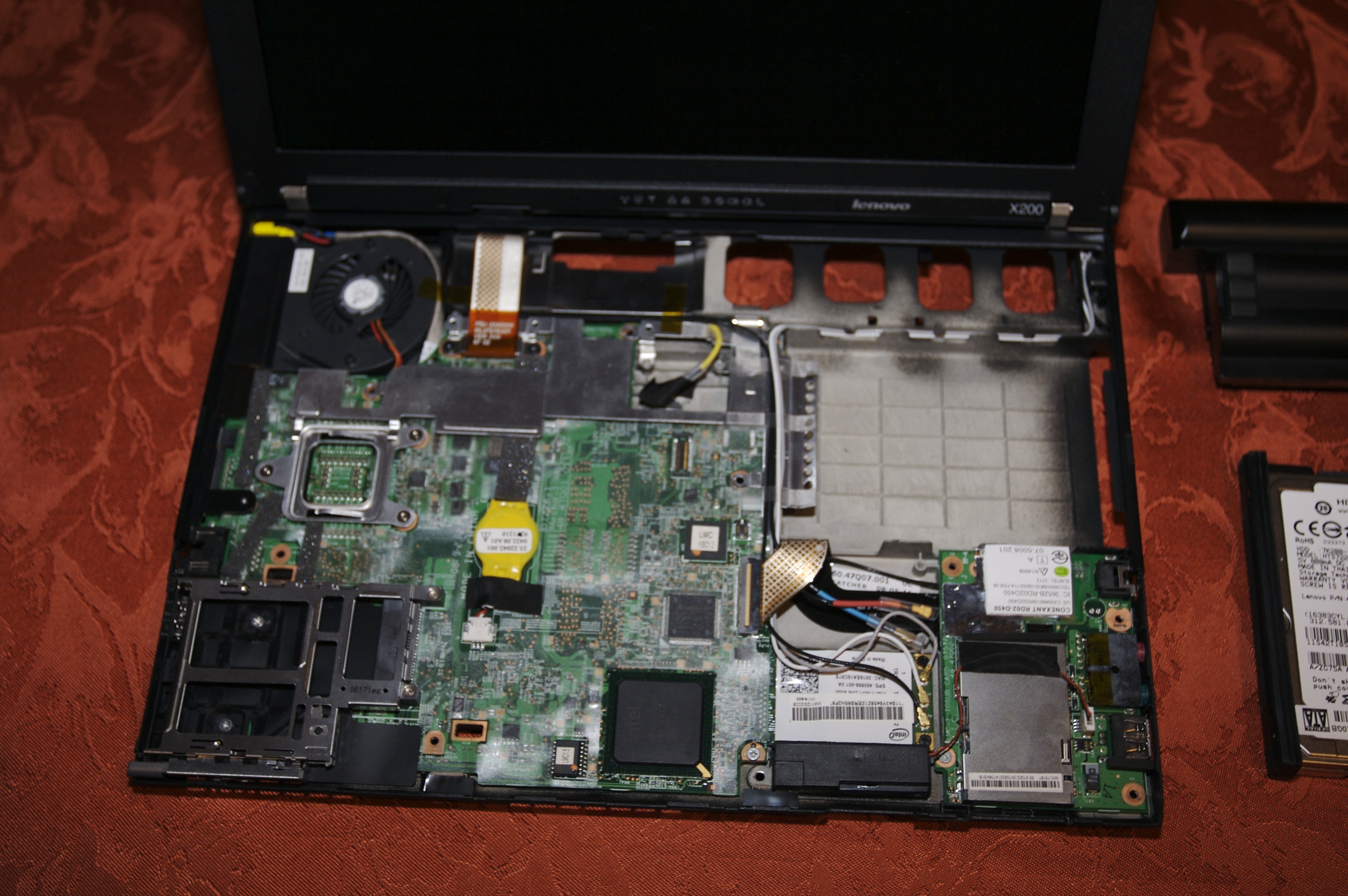 ThinkPad X200 internals